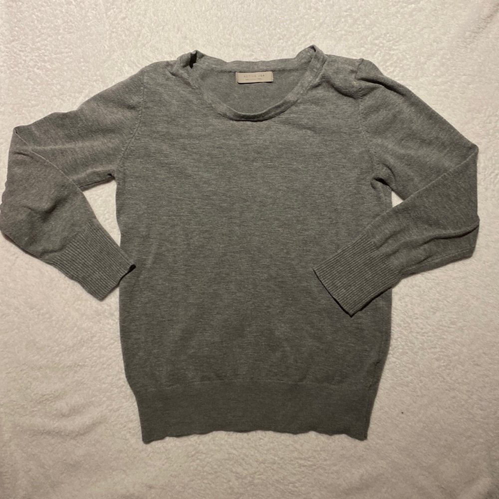 Women’s Gray Active USA sweater size small